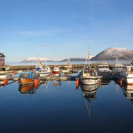 Feriehus Vesterålen Sjøhushotell 3*
